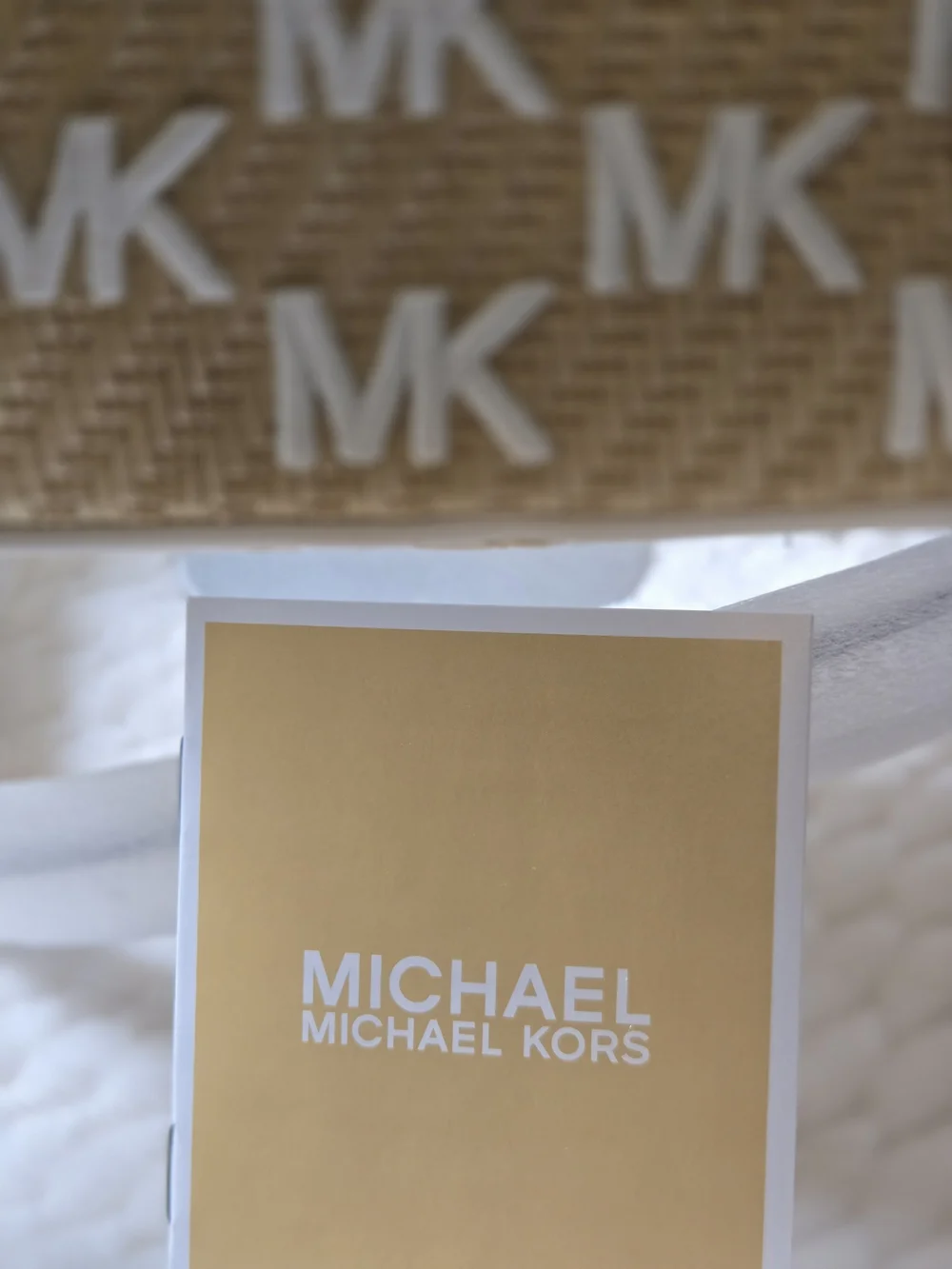 NWT Michael Kors Natural Straw MK Logo Crossbody with White Trim - Picture 3 of 7